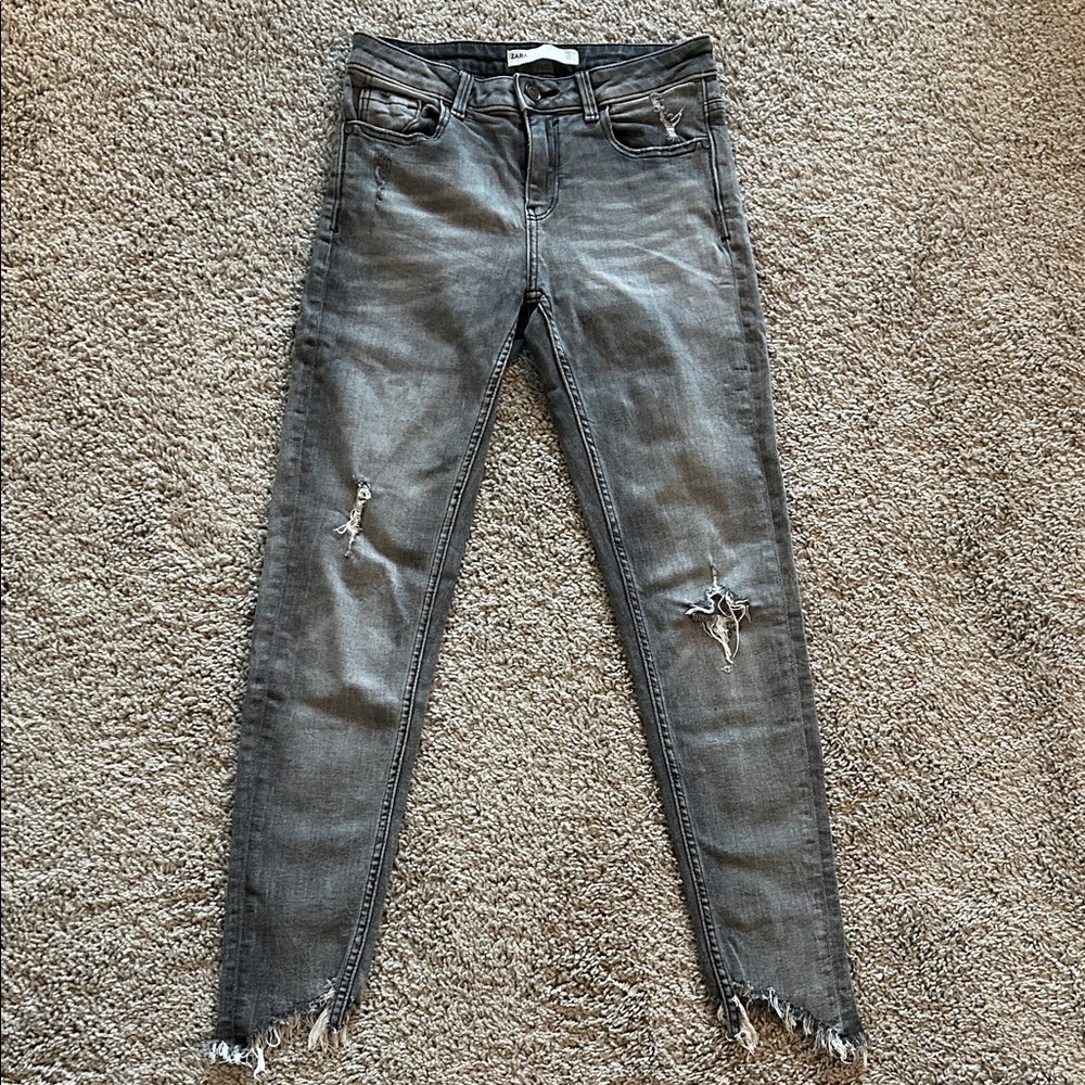 Zara Women’s Casual Distressed Faded Gray Skinny Jeans